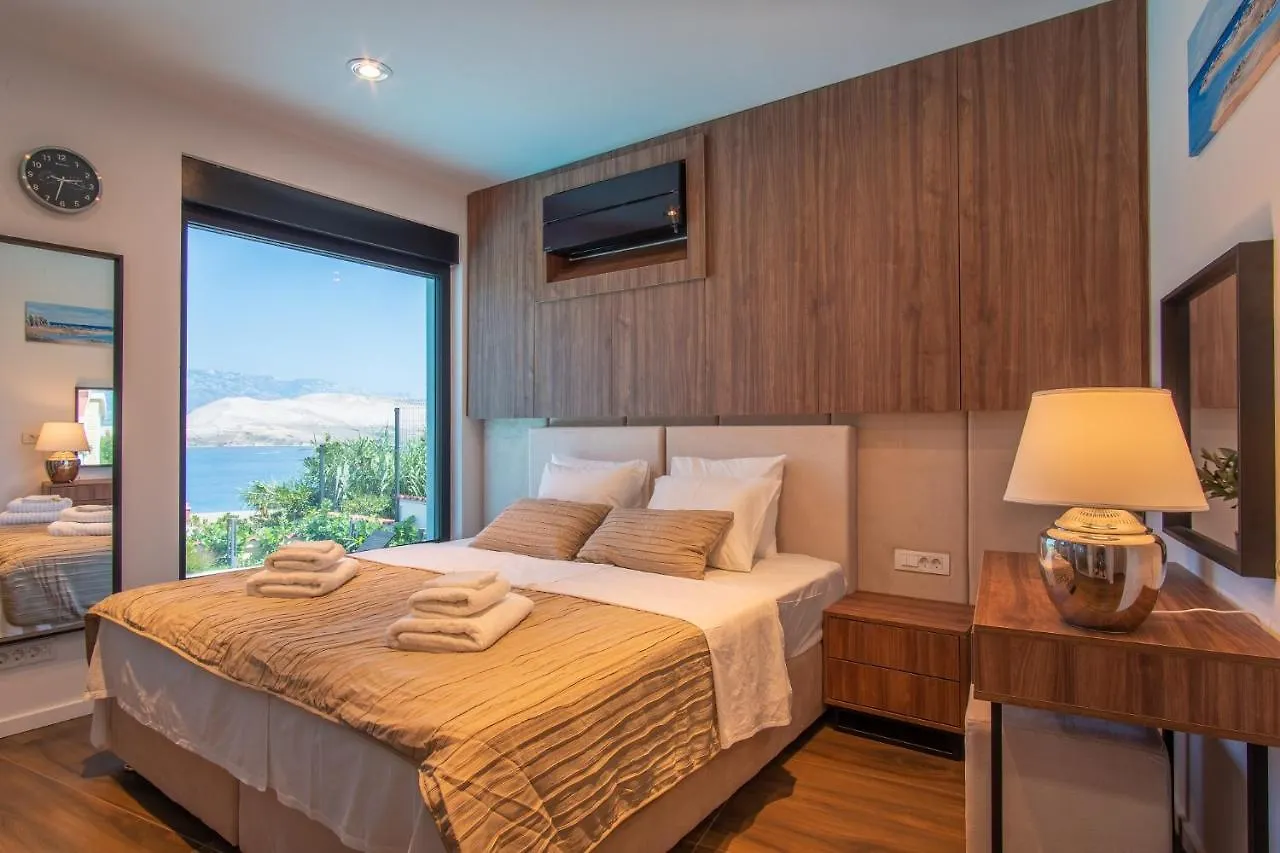 Perla Nera Heated Pool & Sauna Stan Trigraci Kroatien